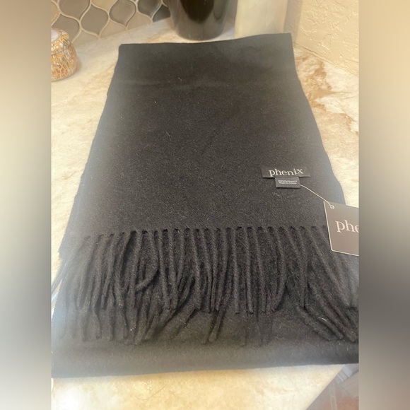 Phenix Luxurious Black Cashmere scarve unisex NWT - Picture 3 of 6